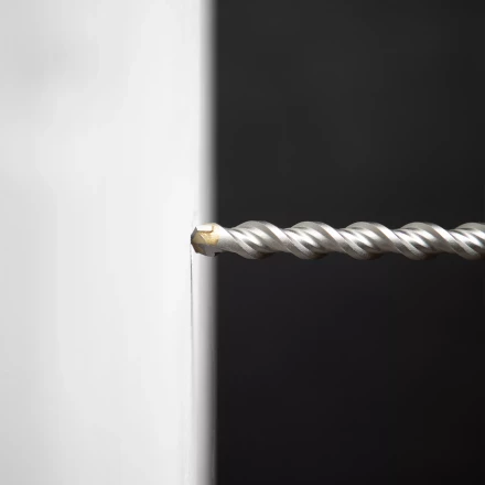 Бур по бетону Denzel, 16 x 210 мм,двойная спираль, три пылеотводящие кромки, 705037 купить в Кургане