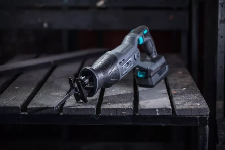 Ножовка TESLA TR18DC без акк. и з.у купить в Кургане