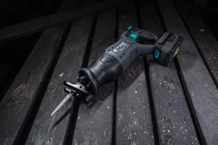 Ножовка TESLA TR18DC без акк. и з.у купить в Кургане