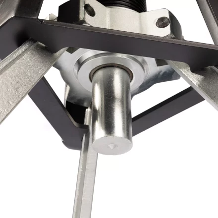 Съемник гидравлический самоцентрирующийся автономный КВТ СГСА-5К со встроенным насосом усилием 5 т (91804) купить в Кургане