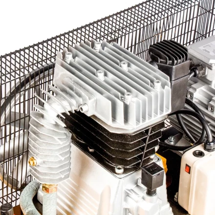 Компрессор масляный Denzel DR5500/300 ременный 58069 купить в Кургане