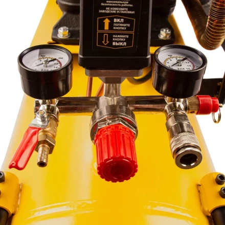 Компрессор воздушный BCW3000-T/100, ременный привод, 3.0 кВт, 100 литров, 520 л/мин Denzel 58118 купить в Кургане