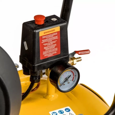 Компрессор масляный Denzel DR5500/200 ременный 58084 купить в Кургане