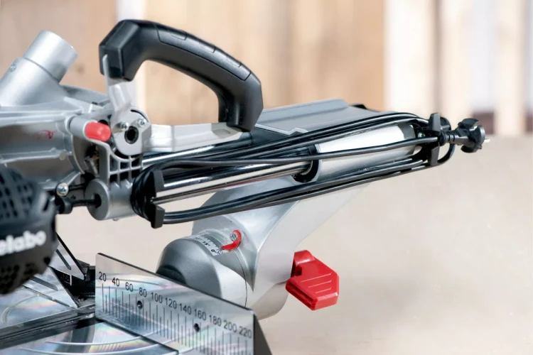 Пила торцовочная KGS 216 M 619260000 METABO купить в Кургане