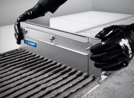 ЗУБР зуб 12*12 мм, до 600 мм, оцинкованная сталь, Раздвижная гребенка для плитки, ПРОФЕССИОНАЛ (08045-12) купить в Кургане