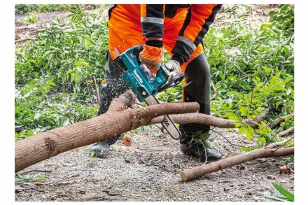 Аккумуляторная цепная пила 40v,  шина 35см Makita UC004GZ (без АКБ и ЗУ) купить в Кургане