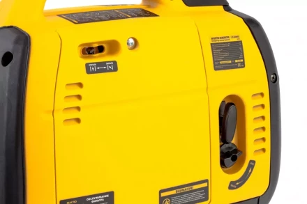 Генератор инверторный GT-2200iS, 2.2 кВт, 230 В, бак 4 л, закрытый корпус, ручной старт Denzel 94702 купить в Кургане