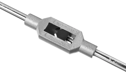 Метчикодержатель ЗУБР "МАСТЕР", с регулируемыми вкладышами, №3 М5-М20 L-380мм 28131-3_z01 купить в Кургане