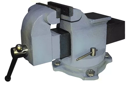 Тиски  слесарные поворотные 150мм с наковальней 20086 купить в Кургане