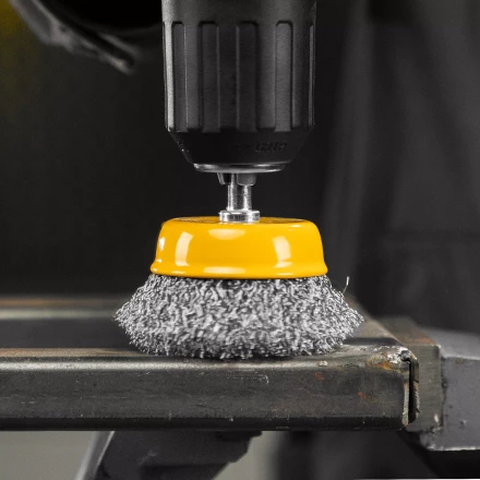 Щетка для дрели, 50 мм, Чашка, со шпилькой, нержавеющая витая проволока Denzel 744633 купить в Кургане