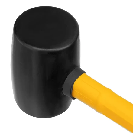 Киянка резиновая, 450 г, черная, фибергласовая рукоятка c TPR покрытием Denzel 11144 купить в Кургане