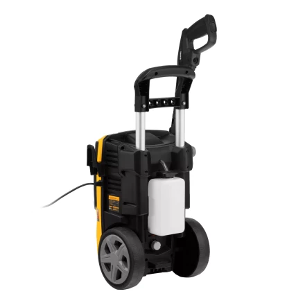 Моечная машина высокого давления Denzel R-180 58238, 2200 Вт, 180 бар, 380 л/ч, колесная купить в Кургане