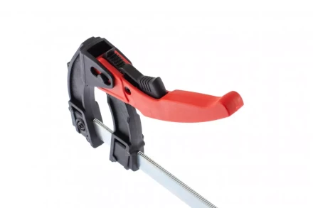 Струбцина реечная быстрозажимная пластиковый корпус рычажно-храповой механизм 200 х 90 х 290 мм штанга 5 х 20 мм Matrix 20736 купить в Кургане