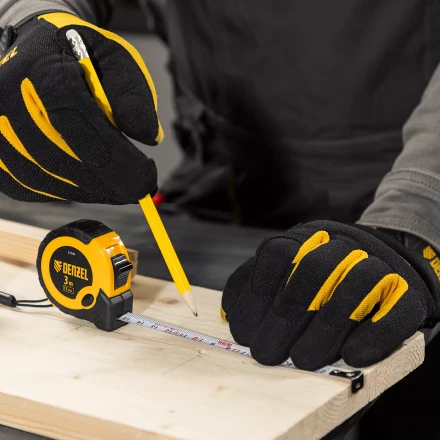 Рулетка Denzel 3м х 13мм, двухкомп. корпус, кнопка-пауза, 31540 купить в Кургане