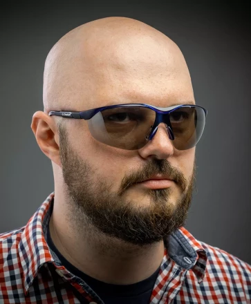 ЗУБР ПРОГРЕСС, открытого типа, серые, стекло устойчивое к царапинам и запотеванию, защитные очки, Профессионал (110323) купить в Кургане