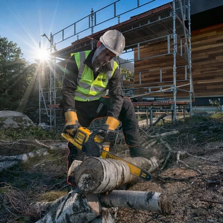 Пила цепная DCM575N аккумуляторная BRUSHLESS DeWalt купить в Кургане