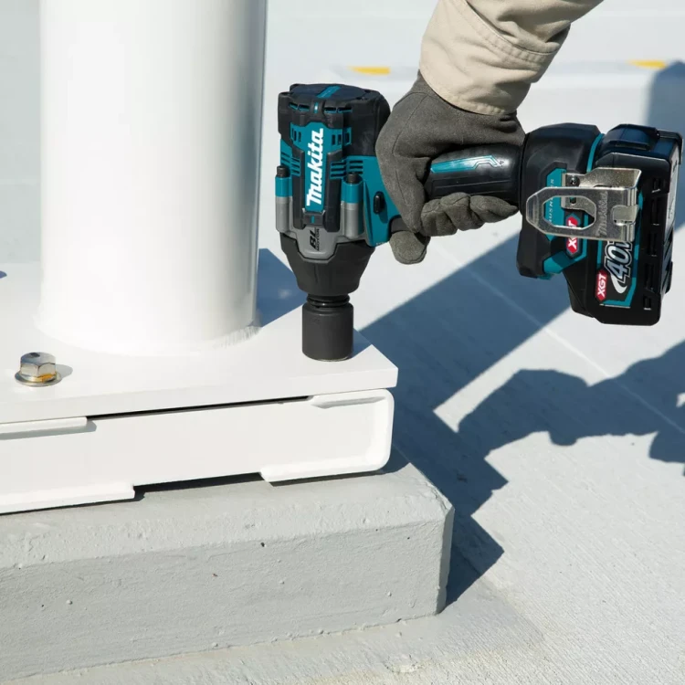 Аккумуляторный ударный гайковерт  XGT Makita TW007GD201 купить в Кургане