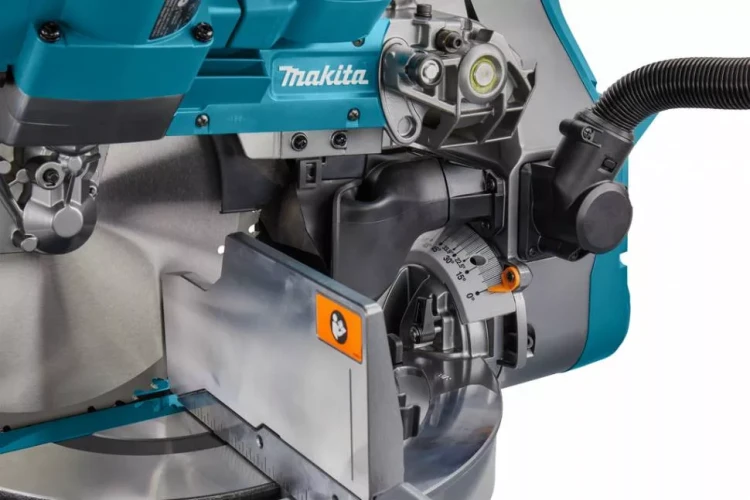Аккумуляторная торцовочная пила Makita LS004GZ01 (без АКБ и ЗУ) купить в Кургане