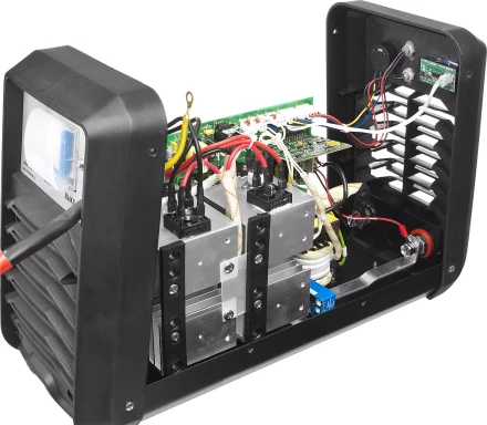 Сварочный инвертор с дисплеем ММА ЗАС-Т3-250-Д серия ПРОФЕССИОНАЛ купить в Кургане