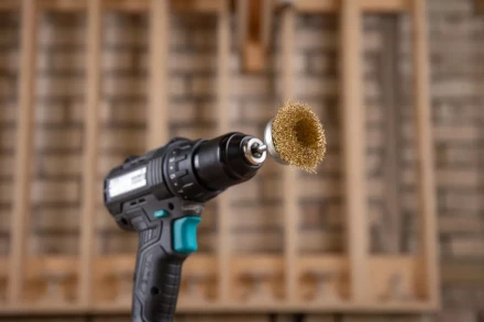 Кордщетка HAMMER чаша 50мм для дрели гофрированная латунированная сталь (207-201) купить в Кургане