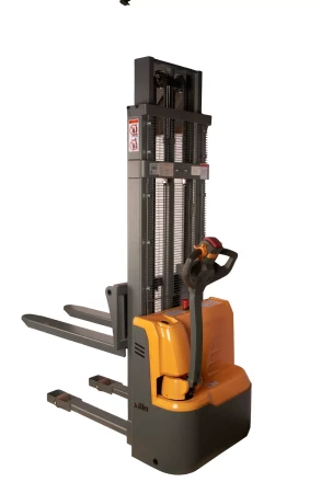 Штабелер самоходный 1,5 т 3,0 м XILIN CDD15R-EN 24/105 В/Ач с раздвижными вилами 1022682 купить в Кургане