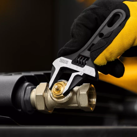 Ключ разводной Denzel 135 мм, CrV, кованый, укороченная рукоятка 15752 купить в Кургане