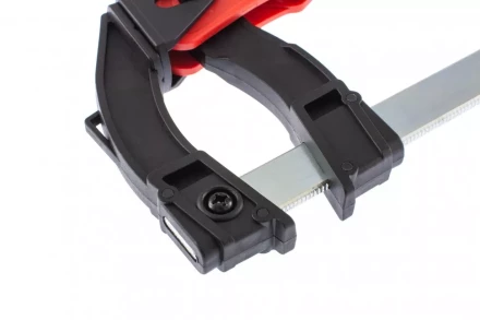 Струбцина реечная быстрозажимная пластиковый корпус рычажно-храповой механизм 300 х 90 х 390 мм штанга 5 х 20 мм Matrix 20738 купить в Кургане