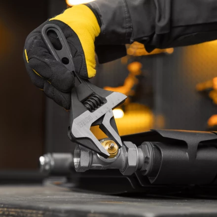 Ключ разводной 185 мм Denzel 15754, CrV, кованый, укороченная рукоятка купить в Кургане