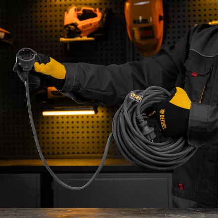 Удлинитель-шнур силовой Denzel Top Series 37420, КГТТ, 20м, 1 розетка, 3 x 1,5 мм, 3 м купить в Кургане
