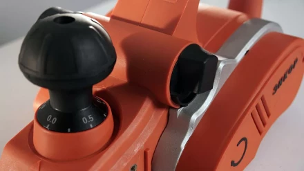 Электрорубанок РЭ-780/82 (подставка в комплекте) 50210 купить в Кургане