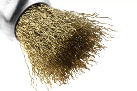 Кордщетка HAMMER кисть 25мм для дрели гофрированная латунированная сталь (207-210) купить в Кургане