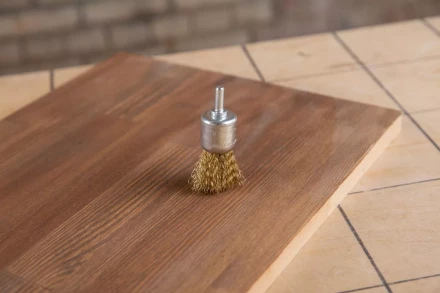 Кордщетка HAMMER кисть 25мм для дрели гофрированная латунированная сталь (207-210) купить в Кургане