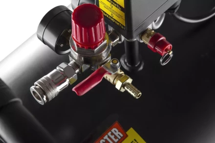 Поршневой масляный компрессор WESTER WK2200/100PRO купить в Кургане