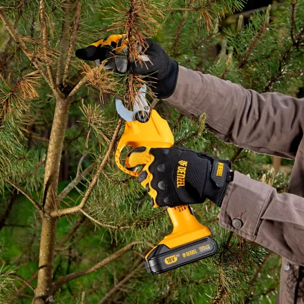 Перчатки универсальные, усиленные, с защитными накладками, размер 10// Denzel 68003 купить в Кургане