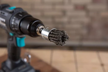 Кордщетка HAMMER кисть 28мм для дрели витая сталь (207-211) купить в Кургане