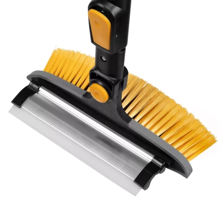 Щетка-сметка со скребком, телескоп, поворотная голова, водосгон 950-1320 мм Denzel 55327 купить в Кургане