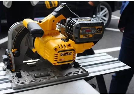 Пила погружная DCS 520NT FLEXVOLT DeWalt аккумуляторная купить в Кургане