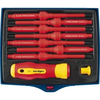 Диэлектрическая отвертка со сменными жалами до 1000В 9 предм CrV Сибртех 12938 купить в Кургане