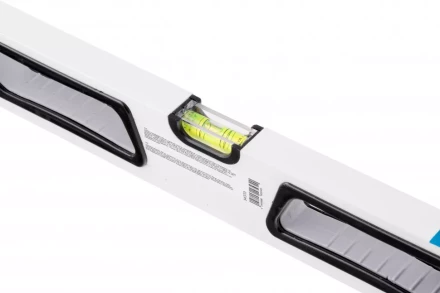 Уровень алюминиевый 600 мм усиленный рукоятки фрезерованный 3 глазка магнитный Gross 34370 купить в Кургане