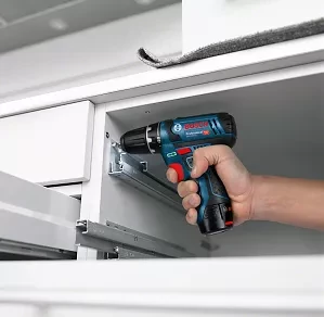 Аккумуляторная дрель-шуруповерт BOSCH GSR 12V-15 купить в Кургане