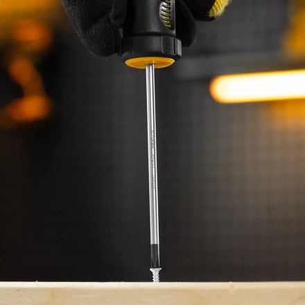 Отвертка, PH0х75 мм, S2, 3к рукоятка Denzel 121717 купить в Кургане