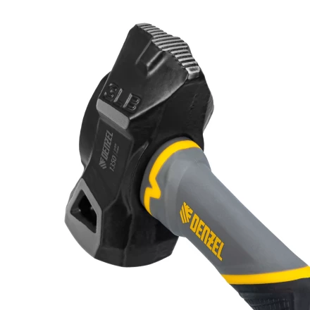 Кувалда с клиновидным бойком 1,35 кг Denzel 11015, фибергласовая рукоятка c TPR купить в Кургане