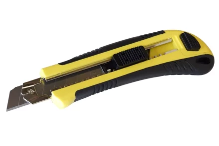 Нож со сменным лезвием 18 мм пластиковый корпус Энкор 9667 9667 купить в Кургане