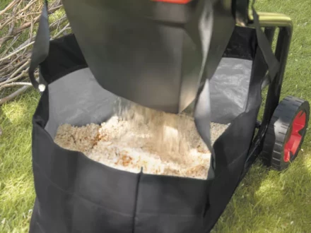 Измельчитель садовый B&amp;D GS2400-QS купить в Кургане