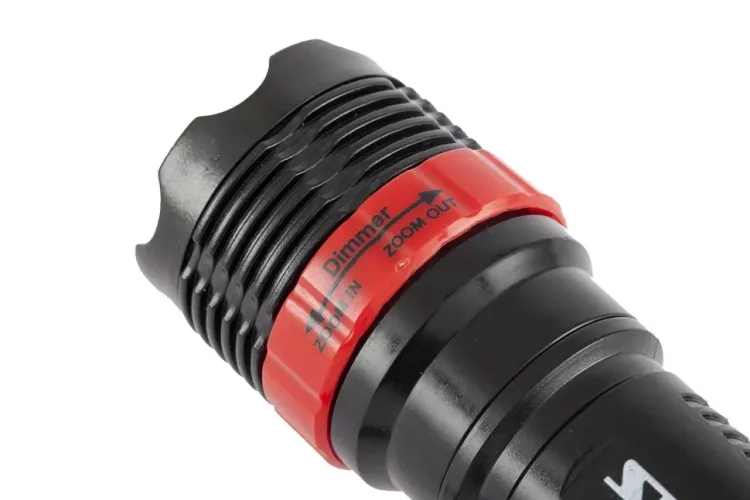 Фонарь бытовой пластик 1W LED ремешок зум 3 режима 100% - 50% - стробоскоп 3хААА Stern 90570 купить в Кургане