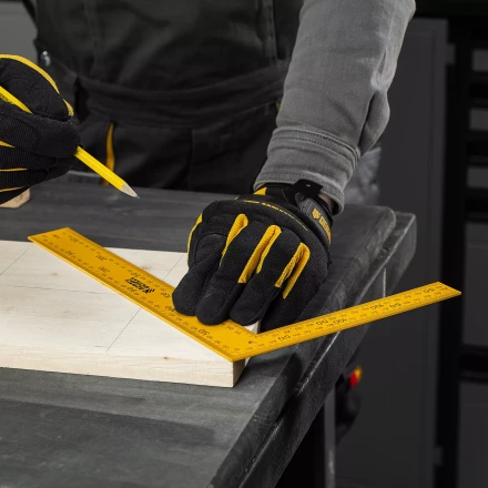 Угольник стальной Denzel, 200 х 300 мм, 32388 купить в Кургане