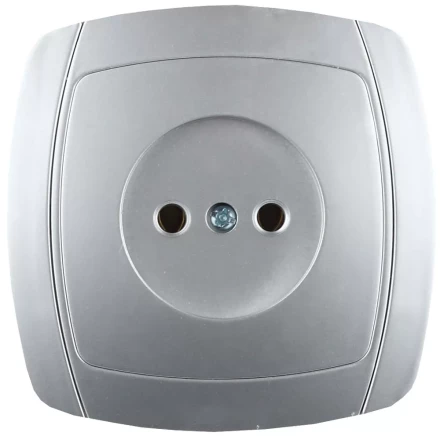 Розетка СВЕТОЗАР &quot;АКЦЕНТ&quot; одинарная в сборе, без заземления, цвет серебристый металлик, 16А/~250В SV-54200-SM купить в Кургане