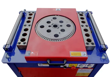 Гибщик арматуры GW42SA с доводчиком 3кВт 380В диаметр  арматуры 42 мм  810х740х880мм  368 кг VEKTOR купить в Кургане