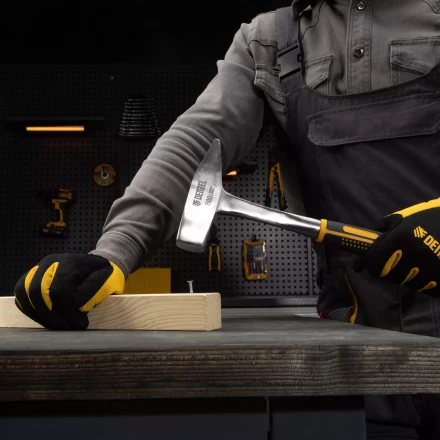 Молоток слесарный 800 г Denzel 10405, цельнометаллический, двухкомпонентная рукоятка купить в Кургане