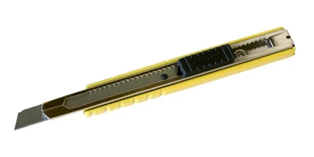 Нож со сменным лезвием 9 мм металлический корпус Энкор 9660 купить в Кургане